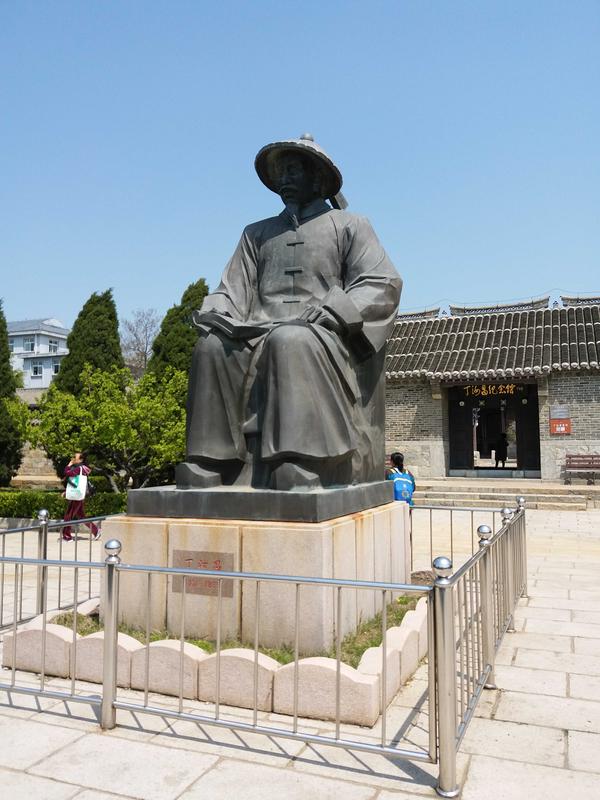 丁汝昌纪念馆龙王庙是清代砖木举架结构,是刘公岛甲午战争纪念地所属